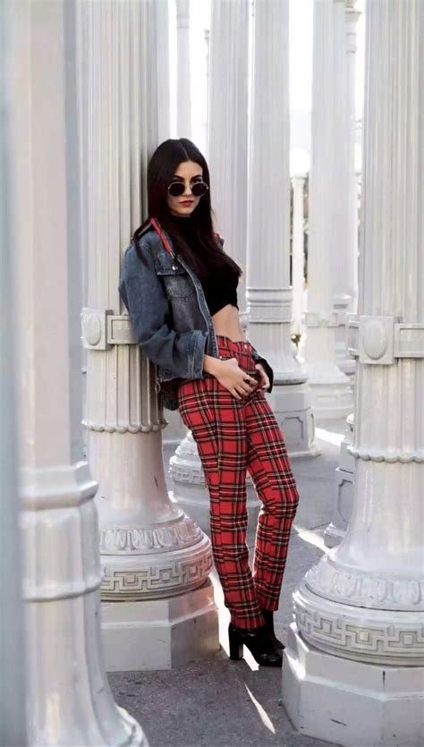 Victoria Justice Hot Celebs Home