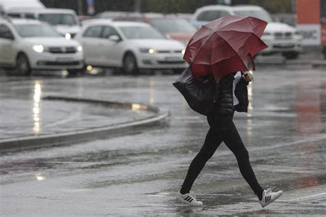 B Avertizare Meteo Vin Ploi I Furtuni N Bucure Ti Dup Dou