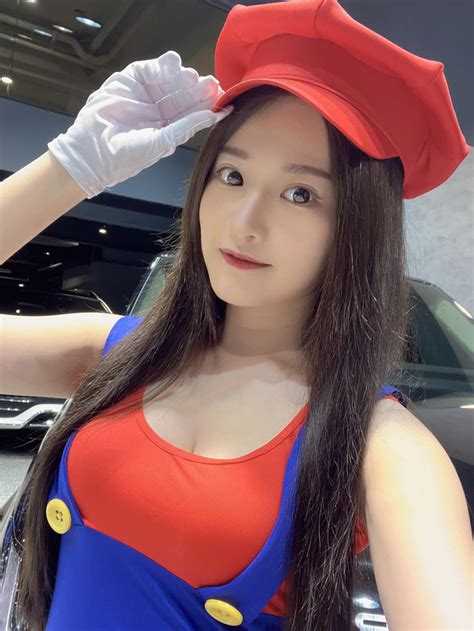 Dấn thân vào làng NFT với bộ ảnh gần như là cởi 99 nàng hot girl bị tố lùa gà nhận nhiều