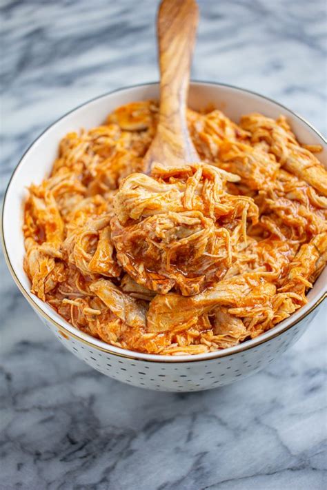 How To Make Crock Pot Buffalo Chicken Easy Buffalo Chicken Recipe