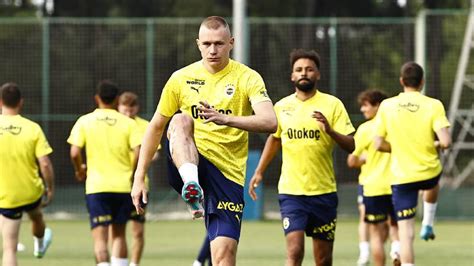 Fenerbahçe nin Rusya kamp kadrosu belli oldu