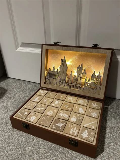 PRIMARK HARRY POTTER LED Light Up Suitcase Advent Calendar 35 00