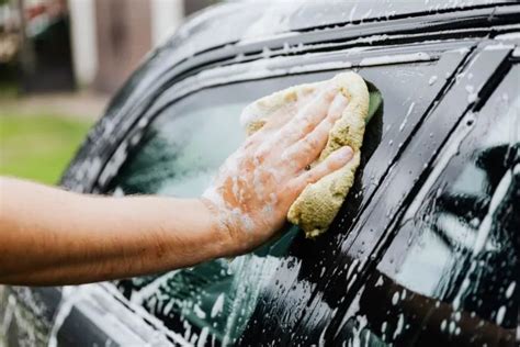 Nettoyer La Voiture Avec Du Vinaigre Blanc Nos Conseils