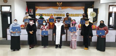 Wisuda Program Sarjana Di Masa Pandemi Fakultas Filsafat