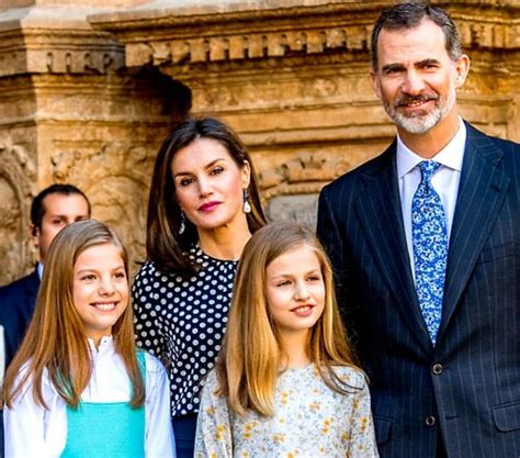 King Felipe and Queen Letizia of Spain with daughters princesses Leonor ...