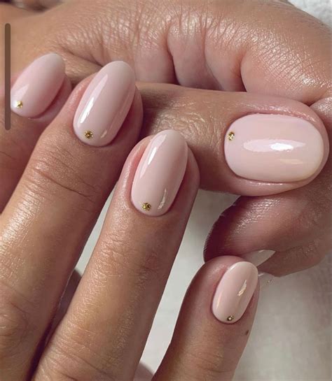 Pin By Bella Rose On Nails In Nude Nails Gel Nails Short Nails