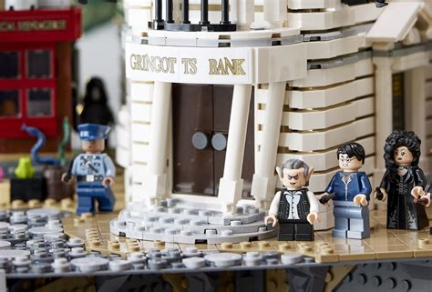 Lego Gringotts Wizarding Bank Collectors Edition