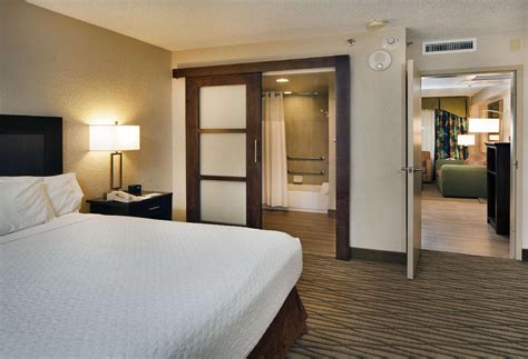 Embassy Suites Hotel Miami International Airport In Miami Fl Room