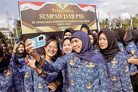 Khofifah Indar Parawansa Paparkan Konsep Ber Akhlak Kepada Pns