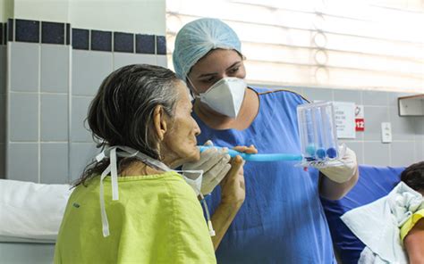 Fisioterapia auxilia no tratamento e na recuperação de pacientes