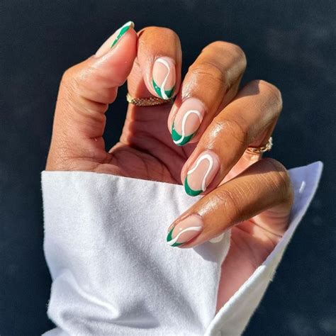 25 Minimalist Nail Art Ideas For A Subdued Mani