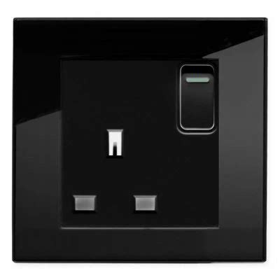 Retrotouch Crystal Black Glass Switched Plug Socket Supersockets Co Uk