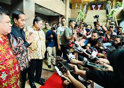 FOTO Presiden Segera Umumkan Transisi Pandemi Ke Endemi Pada Akhir