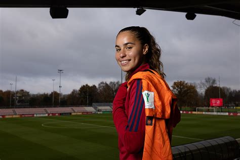 Voor Henry En Van Gool Ligt De Toekomst Letterlijk Aan Hun Voeten