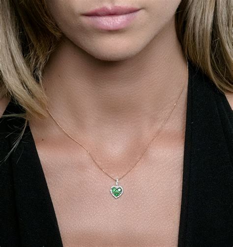 080ct Emerald Asteria Diamond Heart Pendant Necklace 18k White Gold