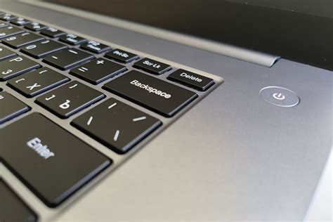 Lenovo выпустила ноутбук с двумя экранами - Российская газета