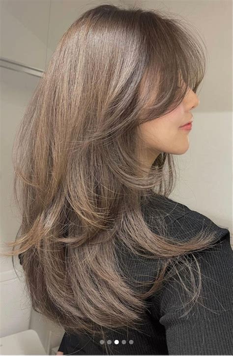 Pin By Soph On Looks Layered Haircuts For Medium Hair Bangs With