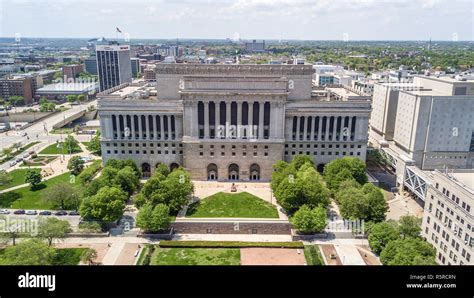 Milwaukee County Circuit Court building, Milwaukee, WI, USA Stock Photo ...