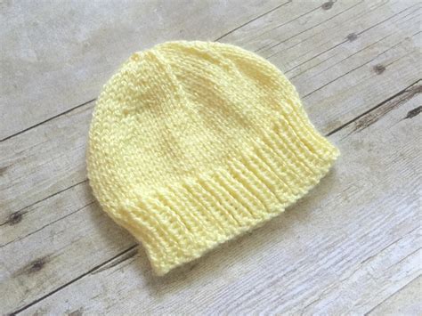 Newborn Baby Hat to Knit – Free Knitting Pattern – SwanJay