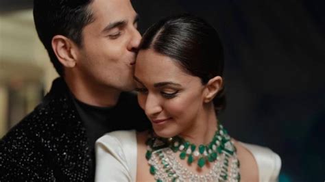 Sidharth Malhotra Cutely Kisses Kiara Advanis Forehead In New Pic From