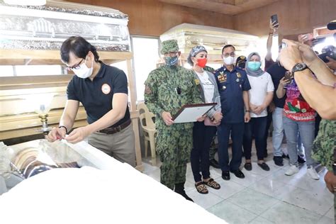 Pnp Chief Gen Rodolfo Azurin Jr Together With Interior Secretary