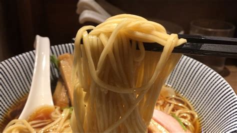 【今週のラーメン3588】 中華soba いそべ （東京・矢口渡） 黒旨にこにこワンタン麺 〜迷ったらこれ！混まずにゆったり食える八雲系譜の