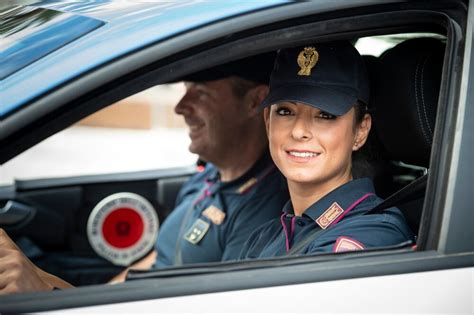 Dal Corpo Di Guardia Di Pubblica Sicurezza Alle Donne In Divisa La