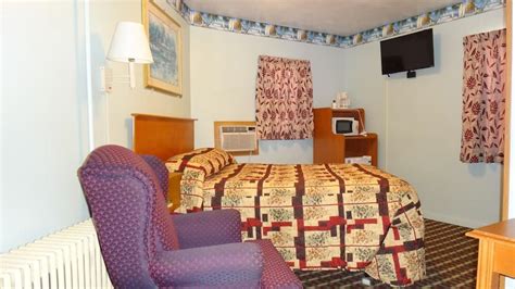 Pine Ridge Motel from $63. Dodgeville Hotel Deals & Reviews - KAYAK