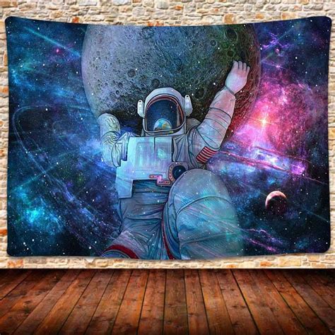 Amazon.com: UHOMETAP Astronaut Tapestry Wall Hanging Astronaut on ...