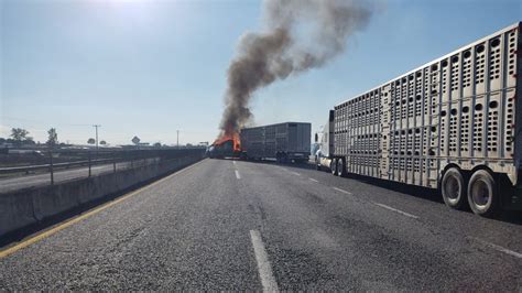 Jalisco Enfrentamiento Entre Criminales Y GN Deja Bloqueos Y Autos