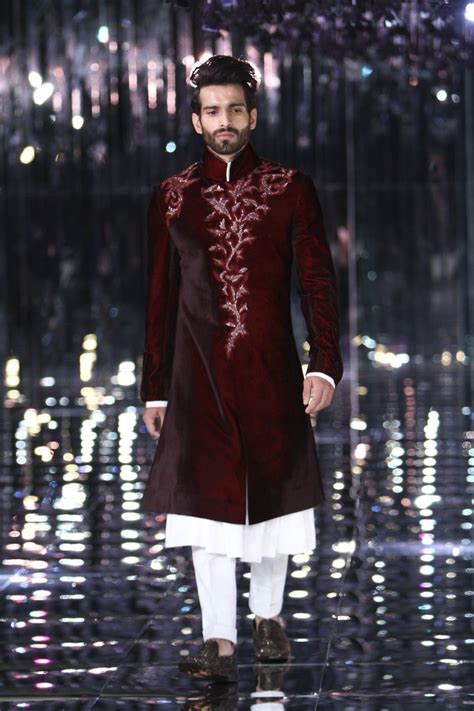 Complete Collection Manish Malhotra At India Couture Week 2017