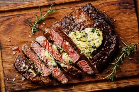 New York Strip Steak Vs Ribeye Steak Differences To Note