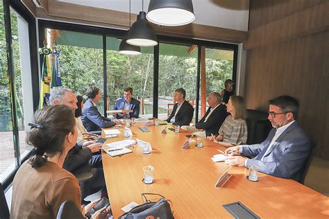 Reunião Governador Eduardo Riedel e Cônsul da França EPE Segov