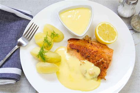 Salmon With Hollandaise Sauce Recipe How To Make