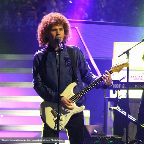 Francesco Yates - Télécharger et écouter les albums.