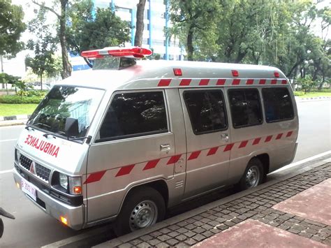 52 Gambar Modifikasi Mobil Ambulance Mewah Terbaru Dan Terlengkap