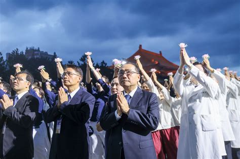 慈濟浴佛大典祈福會 侯友宜念誦祈福文祈願吉祥 Ettoday地方新聞 Ettoday新聞雲