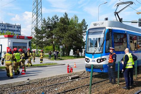 W Miejscu Niedozwolonym Pod Tramwaj Kierowca Busa Pijany