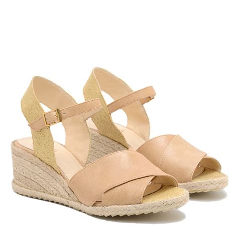 Sandalias Beige Con Taco Chino Rallys