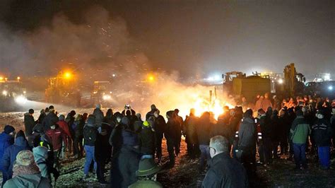 Bauernprotest Gro E Feuer Lodern Auf Den Fildern Landkreis Esslingen