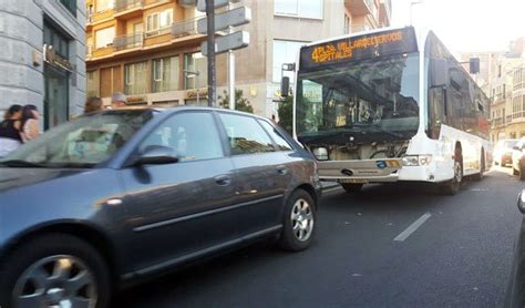 La Dgt Estudia Reducir A 30 Kilómetros Hora La Velocidad Máxima De Los