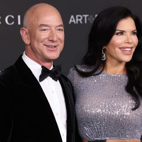 Jeff Bezos Fiancée Lauren Sanchez Posts Shirtless Photo Of Him With Flirty Message