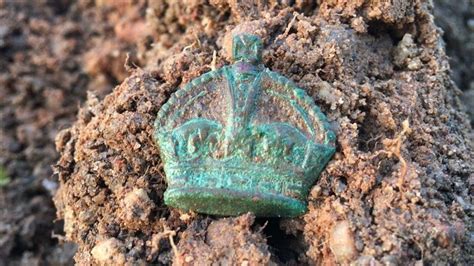 Extreme Metal Detecting Hunt Of Old Military Site WWI Major Generals