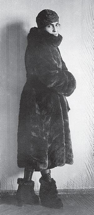 Лиля Брик | Lilya Brik | Fur clothing, Fur coat, Vintage fur