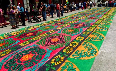 Alfombra De Semana Santa En Santa Cruz Del Quich