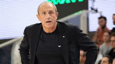 Olimpia Ettore Messina Applauds His Own Sportal Eu