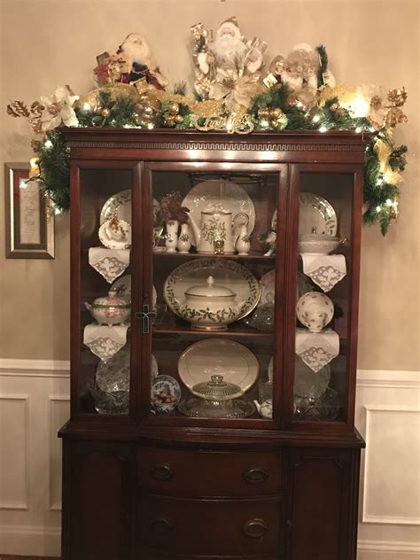 How To Decorate Top Of China Cabinet Tallerpa