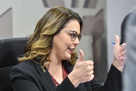 Senadoras decidem lançar candidata mulher para disputar a presidência