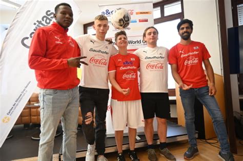 Bild Mit Teamgeist Und Hoher Motivation Zum Homeless World Cup Nach