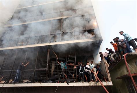 Garment Workers Stage Protest In Bangladesh After Deadly Fire The New York Times